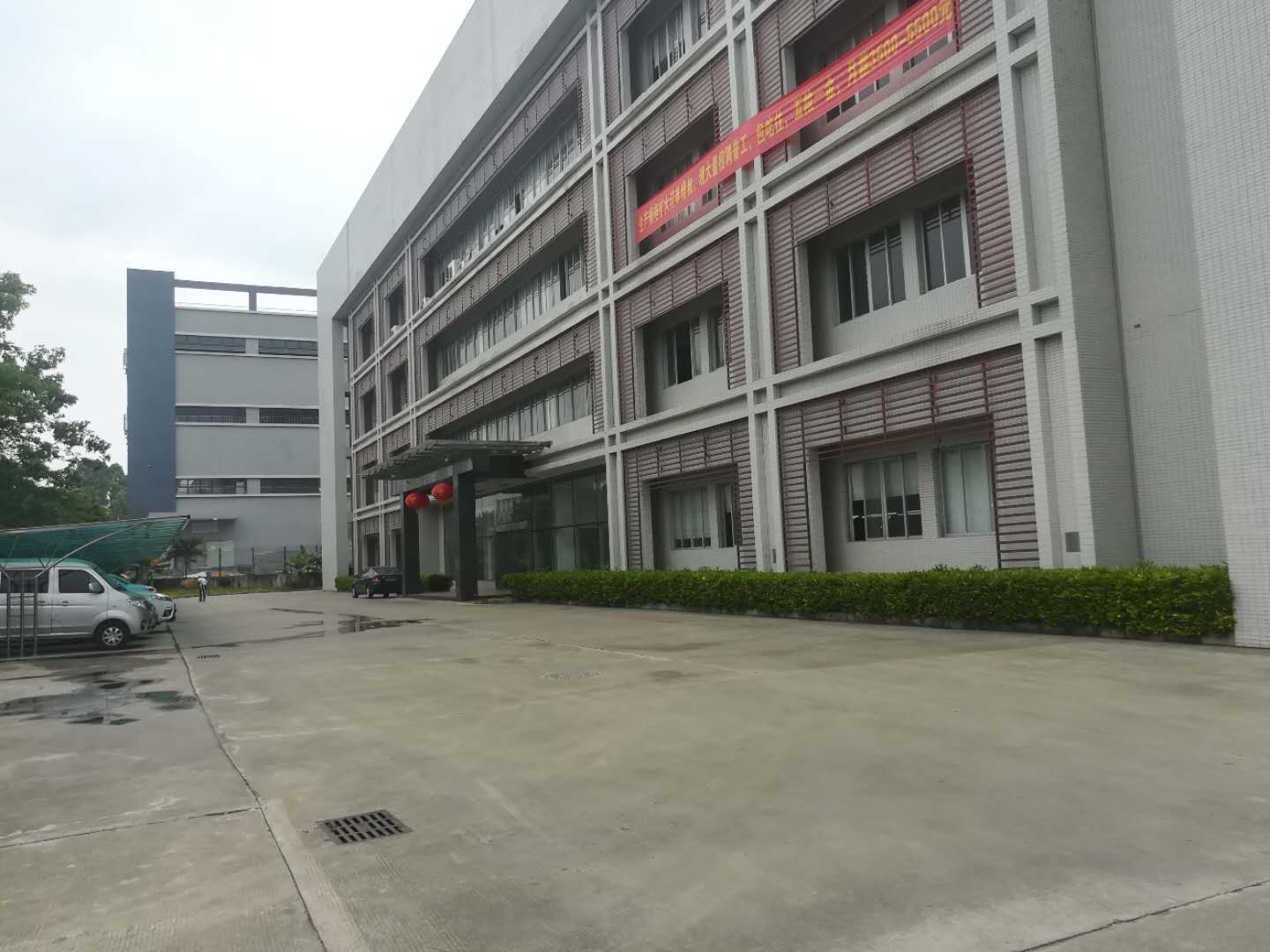 东莞横沥九成新独院厂房6000平方出售带地坪漆