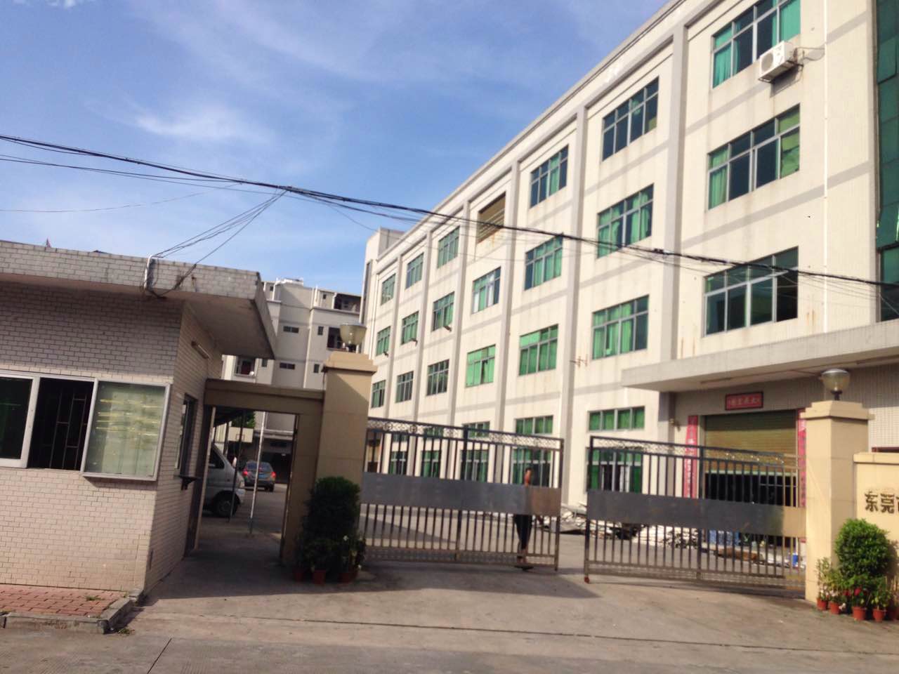 东莞黄江经典独院标准厂房分租一楼1200平方出租