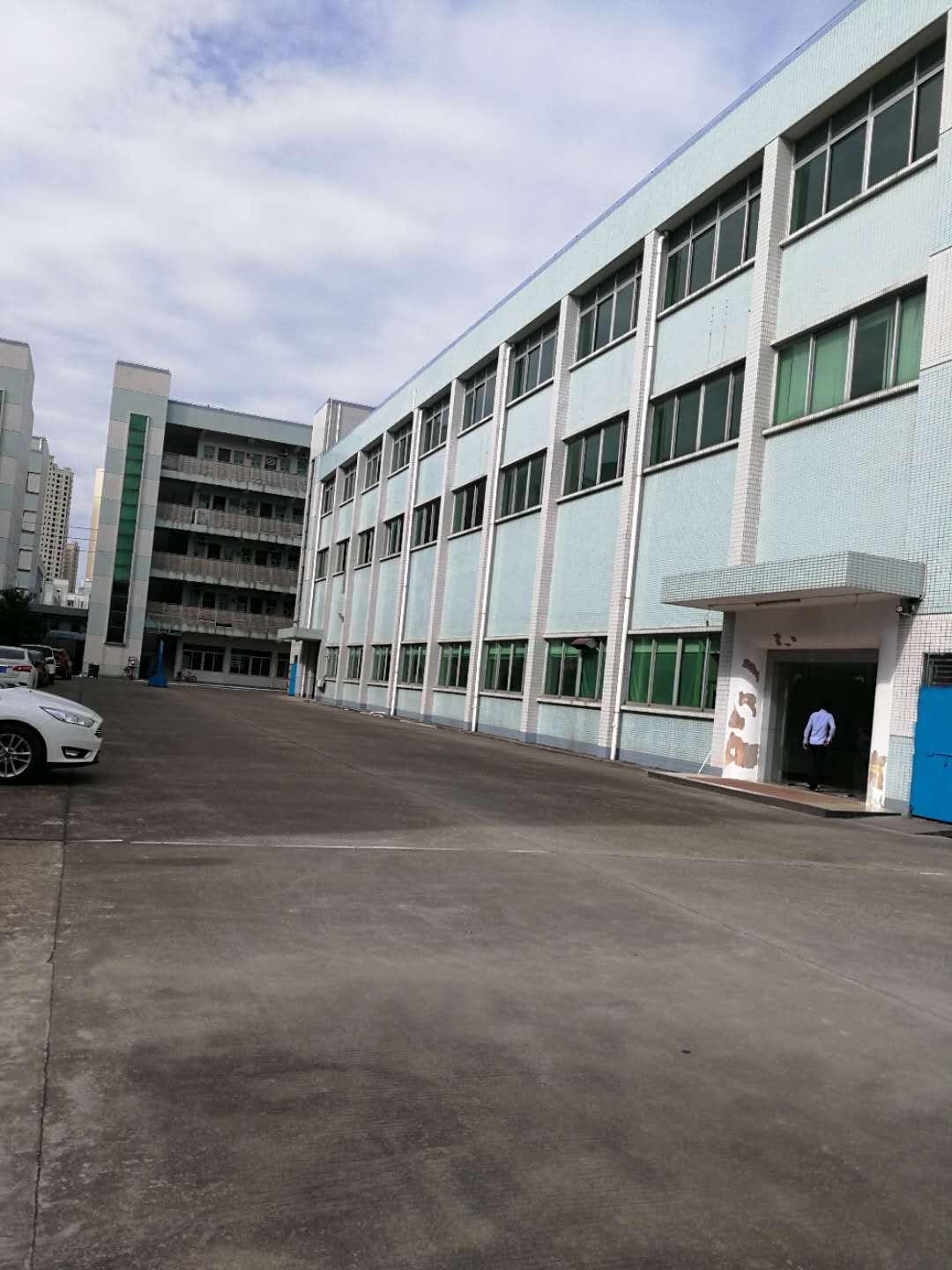 东莞企石原房东独院标准厂房分租一楼1100平方厂房出租